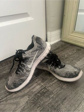 Nike Black & Gray Flyknit Running Shoes